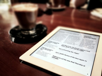 iPad Neue at cafe